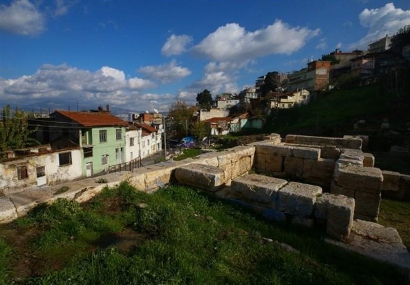 سالن تئاتر 2400 ساله در محاصره آپارتمان ها در ترکیه