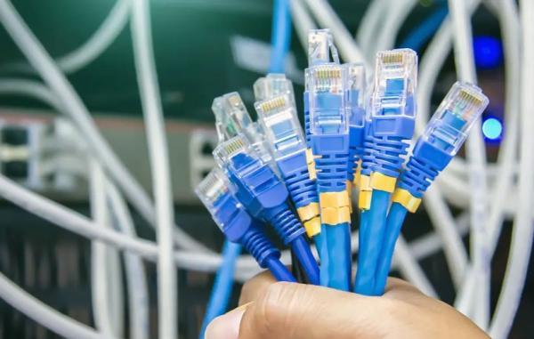 حداکثر طول کابل شبکه (LAN) چقدر می تواند باشد؟